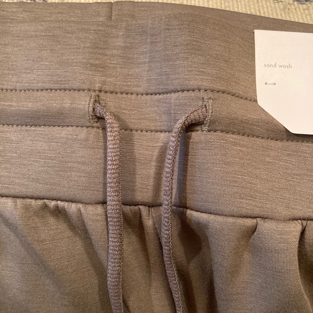 Shorts - Picture 3 of 4